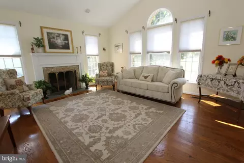 Living - 6670 Springhill Dr, Frederick, MD 21702 photo 5 of 7