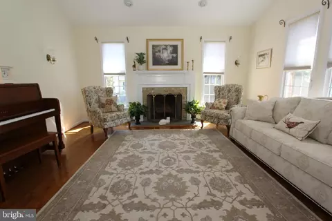Living - 6670 Springhill Dr, Frederick, MD 21702 photo 4 of 7