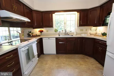 Kitchen - 6670 Springhill Dr, Frederick, MD 21702 photo 4 of 4