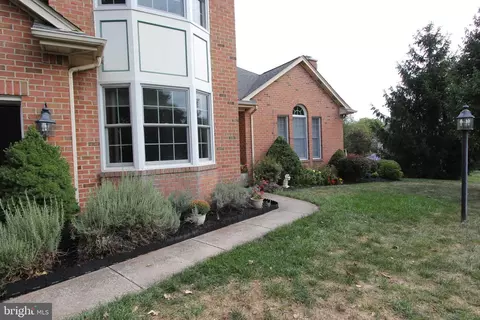Exterior - 6670 Springhill Dr, Frederick, MD 21702 photo 2 of 23