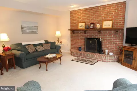 Living - 6670 Springhill Dr, Frederick, MD 21702 photo 2 of 7
