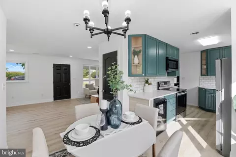 Dining - 8625 Chestnut Grove Rd, Frederick, MD 21701 photo 2 of 2