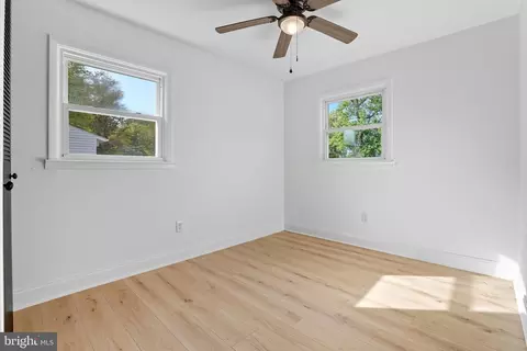Bedroom - 8625 Chestnut Grove Rd, Frederick, MD 21701 photo 4 of 8