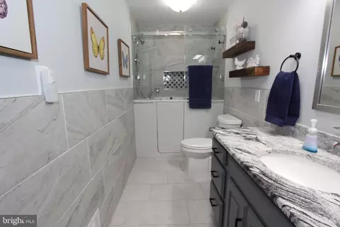 Bath - 8213 Skipwith Dr, Frederick, MD 21702 photo 4 of 7