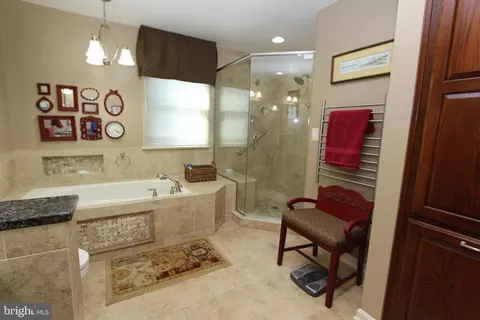 Bath - 8213 Skipwith Dr, Frederick, MD 21702 photo 2 of 7