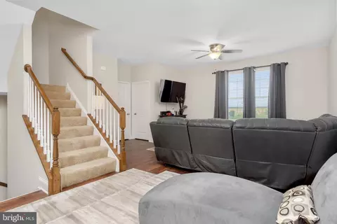 Entry Way - 4615 Cambria Rd, Frederick, MD 21703 photo 6 of 10