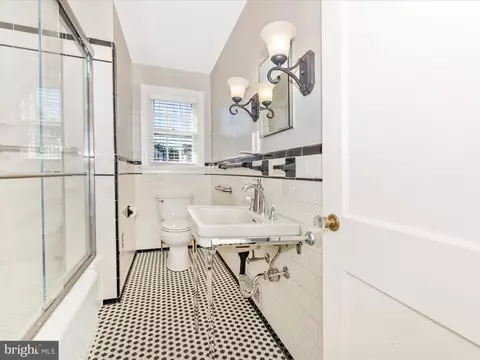 Bath - 108 Frederick Ave, Frederick, MD 21701 photo 1 of 4