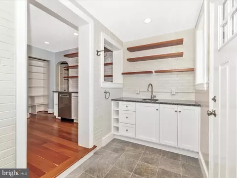 Entry Way - 108 Frederick Ave, Frederick, MD 21701 photo 4 of 5