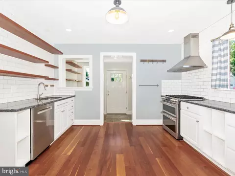 Entry Way - 108 Frederick Ave, Frederick, MD 21701 photo 3 of 5