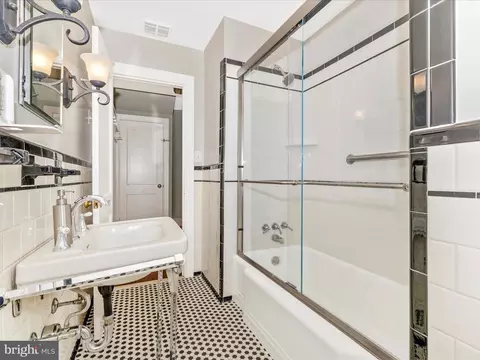 Bath - 108 Frederick Ave, Frederick, MD 21701 photo 2 of 4