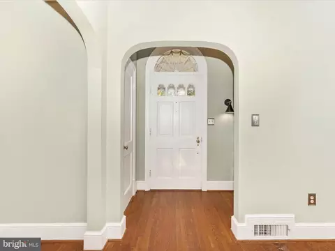 Entry Way - 108 Frederick Ave, Frederick, MD 21701 photo 1 of 5
