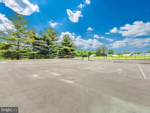 Exterior - 5816 Box Elder Ct, Frederick, MD 21703 photo 9 of 11
