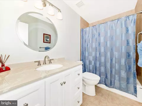 Bath - 5816 Box Elder Ct, Frederick, MD 21703 photo 4 of 5
