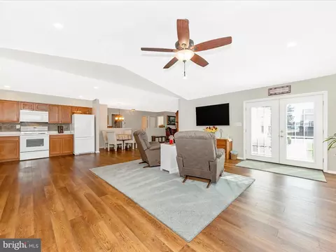 Living - 5816 Box Elder Ct, Frederick, MD 21703 photo 9 of 9