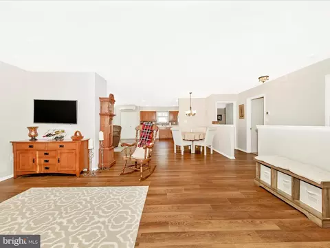 Living - 5816 Box Elder Ct, Frederick, MD 21703 photo 3 of 9