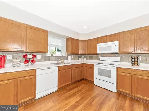 Kitchen - 5816 Box Elder Ct, Frederick, MD 21703 photo 2 of 3