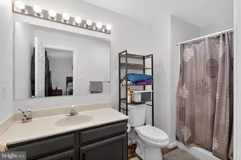 Bath - 2421 Dunmore Ct, Frederick, MD 21702 photo 1 of 3