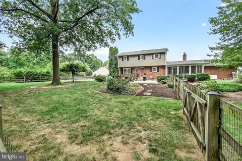 Exterior - 8000 Glendale Ct, Frederick, MD 21702 photo 15 of 48