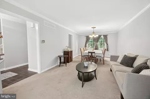 Entry Way - 8000 Glendale Ct, Frederick, MD 21702 photo 3 of 7