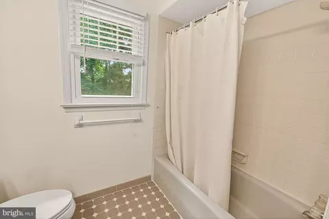 Bath - 8000 Glendale Ct, Frederick, MD 21702 photo 2 of 5