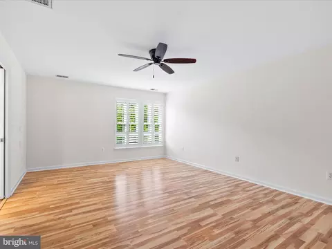 Living - 102 N Pointe Ter, Middletown, MD 21769 photo 6 of 10