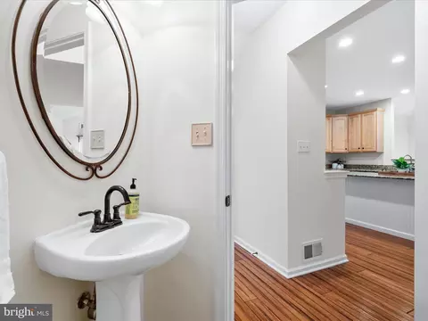 Entry Way - 102 N Pointe Ter, Middletown, MD 21769 photo 2 of 6