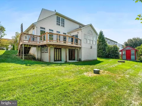 Exterior - 102 N Pointe Ter, Middletown, MD 21769 photo 9 of 11
