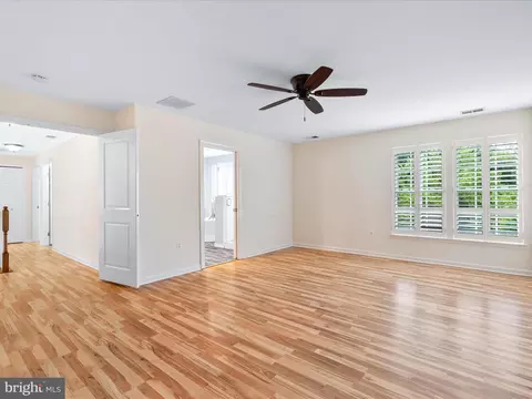 Living - 102 N Pointe Ter, Middletown, MD 21769 photo 7 of 10