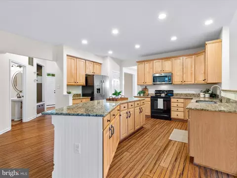 Kitchen - 102 N Pointe Ter, Middletown, MD 21769 photo 3 of 5