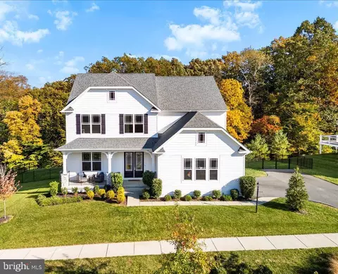 5613 Pine Bluff Ct, Frederick, MD 21704