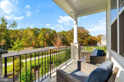 Exterior - 5613 Pine Bluff Ct, Frederick, MD 21704 photo 5 of 12