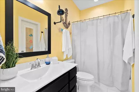 Bath - 5613 Pine Bluff Ct, Frederick, MD 21704 photo 2 of 2