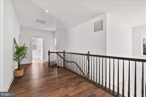 Entry Way - 5613 Pine Bluff Ct, Frederick, MD 21704 photo 18 of 20