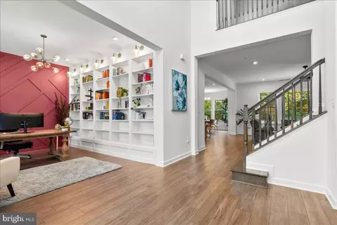 Entry Way - 5613 Pine Bluff Ct, Frederick, MD 21704 photo 2 of 20
