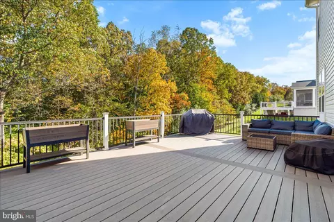 Exterior - 5613 Pine Bluff Ct, Frederick, MD 21704 photo 7 of 12