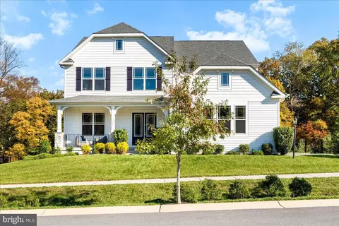 Exterior - 5613 Pine Bluff Ct, Frederick, MD 21704 photo 2 of 12