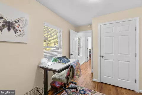 Entry Way - 9 9th Ave, Brunswick, MD 21716 photo 11 of 14