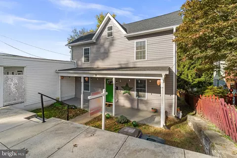 Exterior - 9 9th Ave, Brunswick, MD 21716 photo 3 of 7