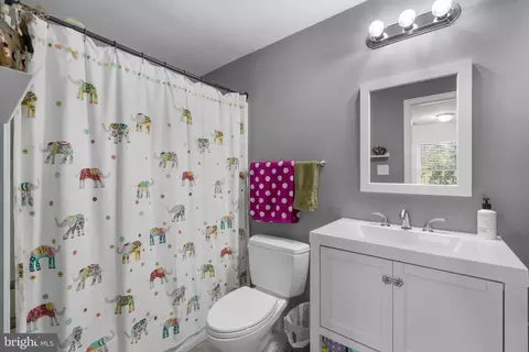 Bath - 9 9th Ave, Brunswick, MD 21716 photo 2 of 2