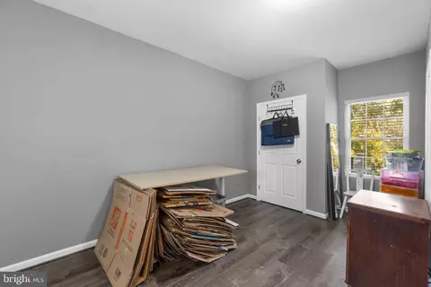 Entry Way - 9 9th Ave, Brunswick, MD 21716 photo 13 of 14