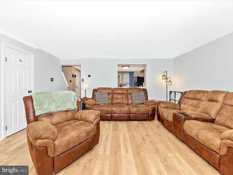 Living - 520 Riggs Ct, Frederick, MD 21703 photo 3 of 5