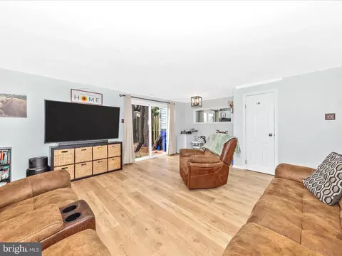 Living - 520 Riggs Ct, Frederick, MD 21703 photo 5 of 5