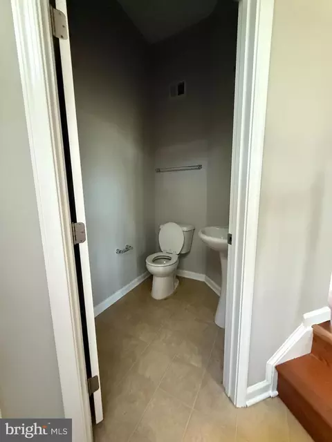 Entry Way - 2029 Spring Run Cir, Frederick, MD 21702 photo 1 of 2