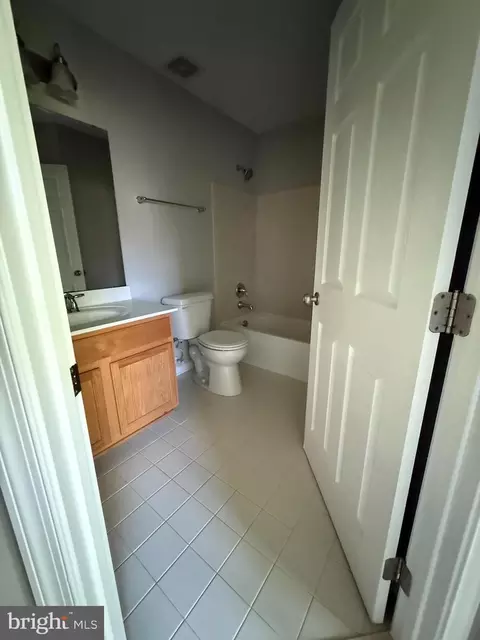 Bath - 2029 Spring Run Cir, Frederick, MD 21702 photo 2 of 2