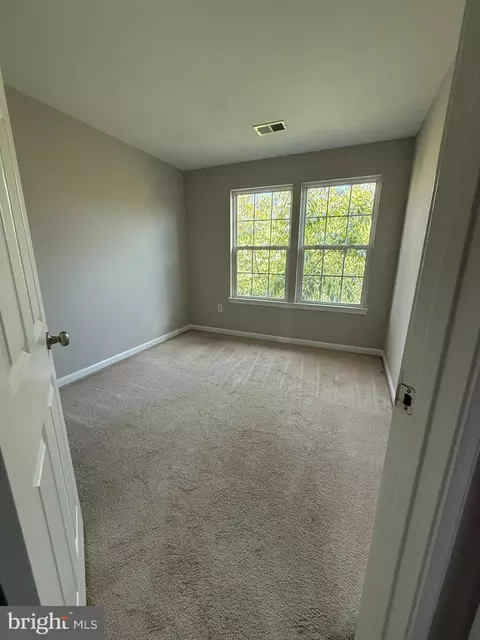 Bedroom - 2029 Spring Run Cir, Frederick, MD 21702 photo 3 of 3