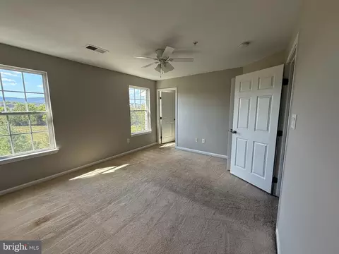 Bedroom - 2029 Spring Run Cir, Frederick, MD 21702 photo 1 of 3