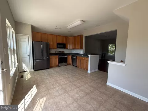 Kitchen - 2029 Spring Run Cir, Frederick, MD 21702 photo 2 of 2