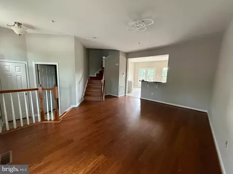 Living - 2029 Spring Run Cir, Frederick, MD 21702 photo 2 of 3