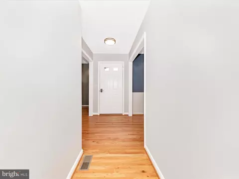 101 Manda Dr, Middletown, MD 21769 photo 2