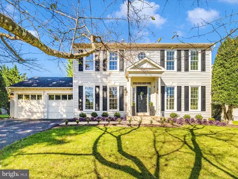6338 Knollwood Dr, Frederick, MD 21701